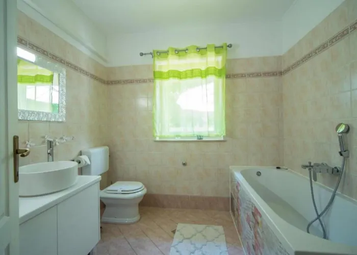 Two Bedroom With Sea View *